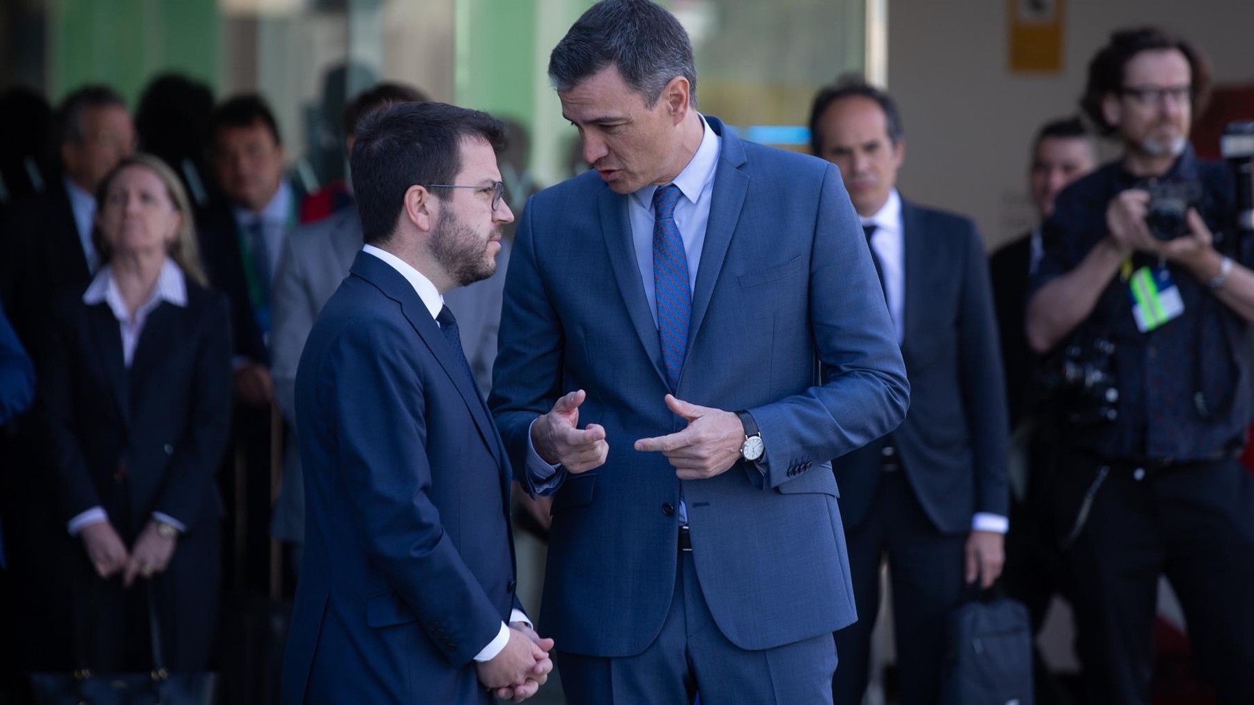 Pedro Sánchez y Pere Aragonés hablando antes de un acto en Barcelona.
