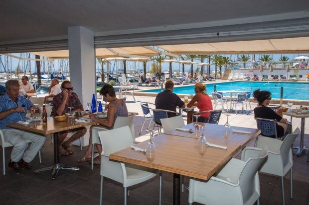 Restaurante club náutico arenal, puerto arenal, que ver