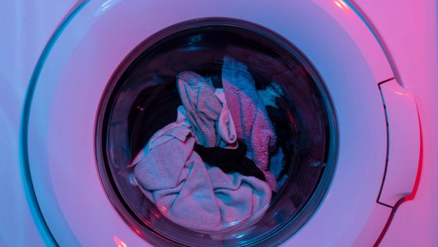 ¿Qué hora es mejor para poner la lavadora?: estas son las horas más baratas