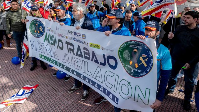 policias guardias civiles