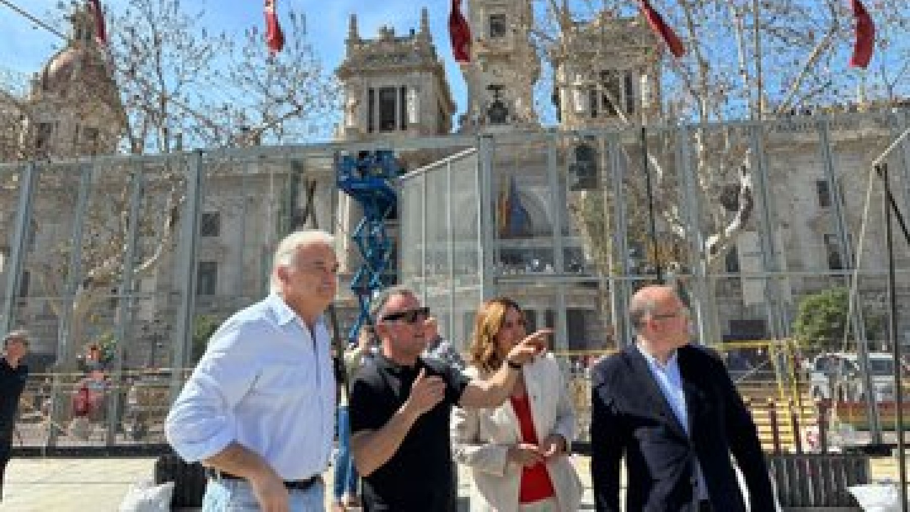 Miguel Tellado, con María José Catalá y Esteban González Pons, este viernes, en Valencia.