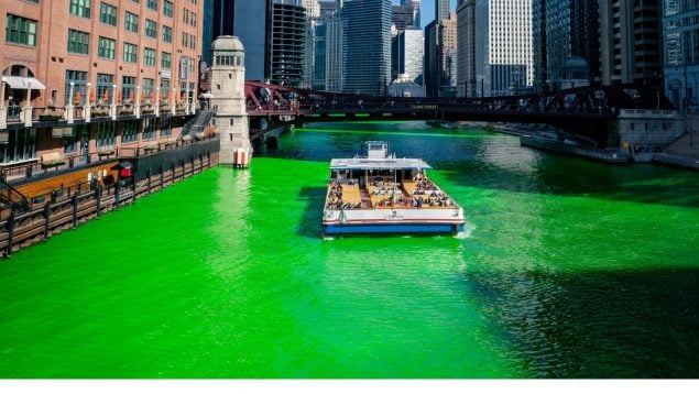 Este río tan famoso se tiñe de verde por San Patricio