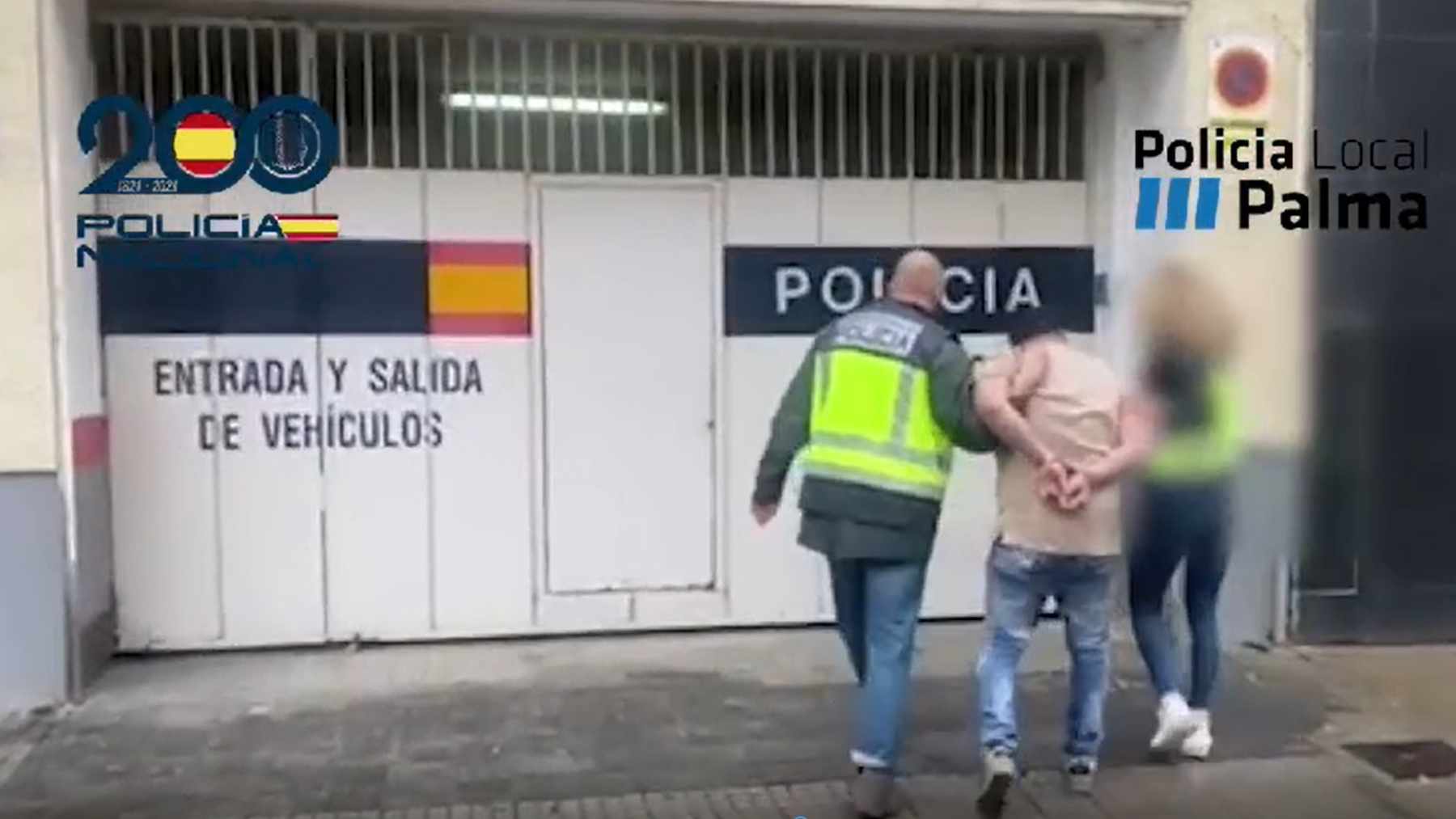 Desarticulan en Palma un grupo criminal que robaba móviles a personas mayores en buses de la EMT.