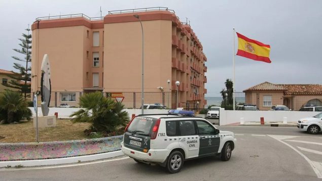 Un hombre huido de la justicia agrede a su ex pareja y mata a golpes al perro de ambos en Málaga