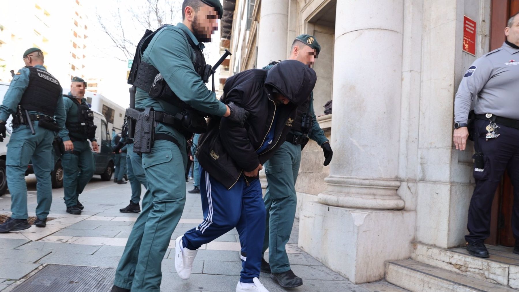 Joaquín Fernández, ‘El Prestamista’, entrando a los juzgados tras su detención en la operación antidroga. (EP)