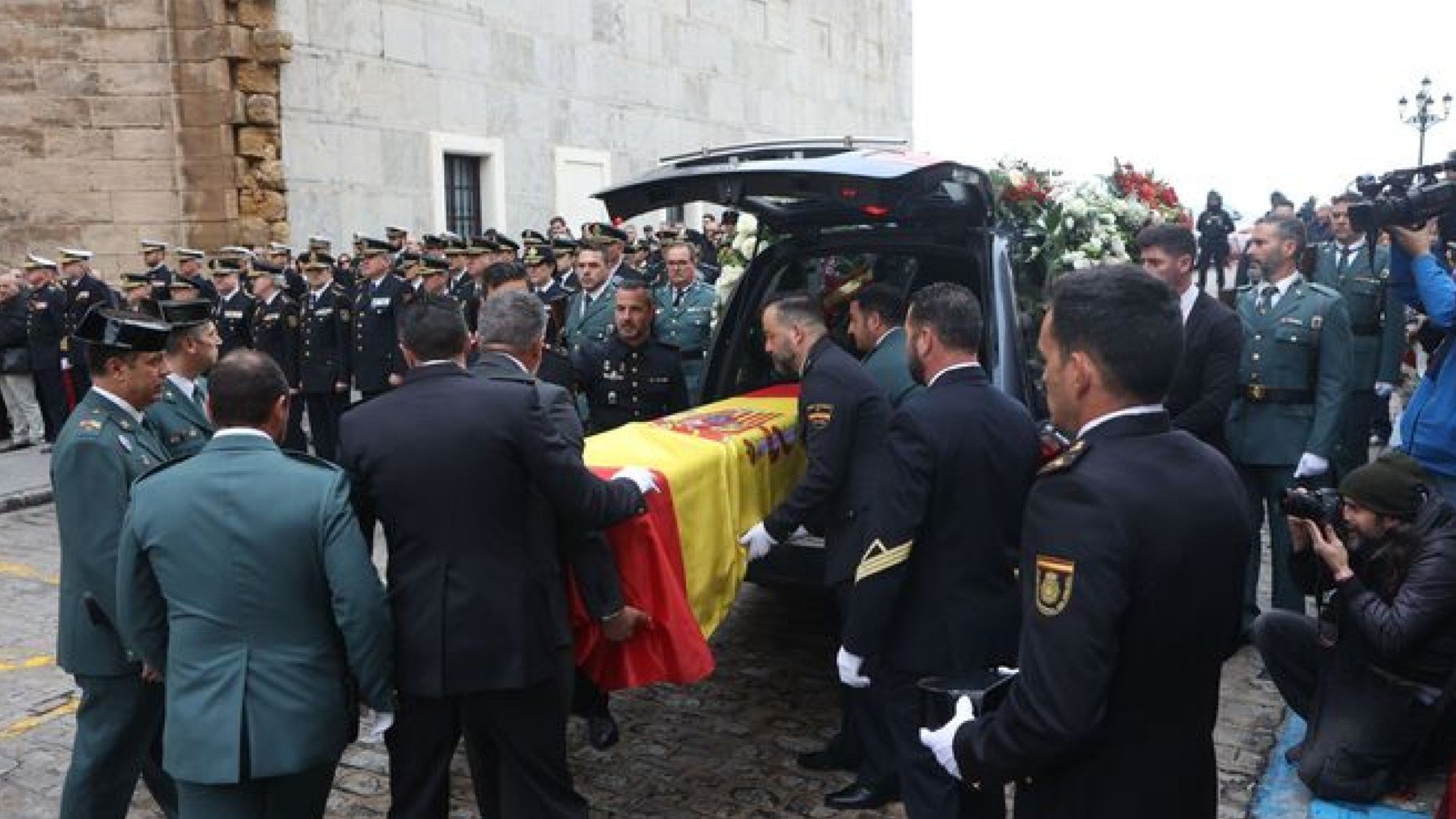 Funeral en Cádiz por uno de los guardias asesinados por narcos en Barbate.