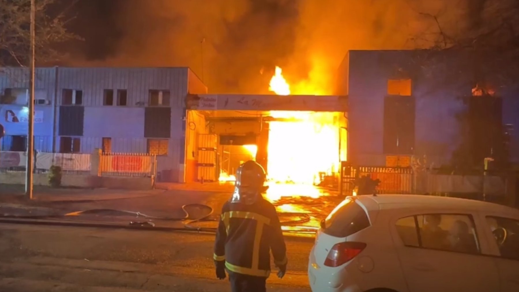 Nave incendiada en Tres Cantos. (Foto: Ep)