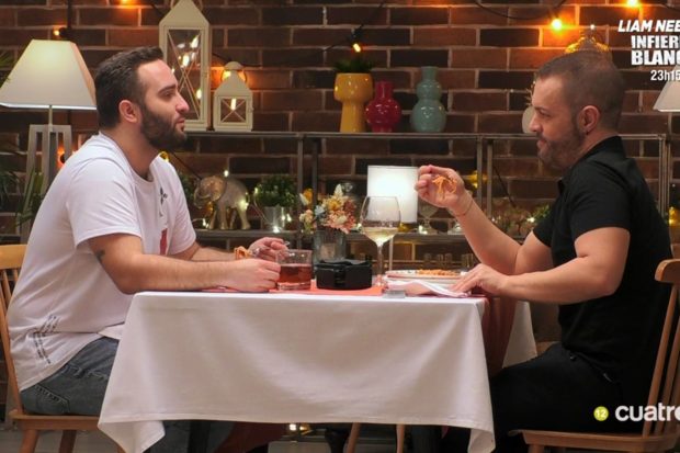 Carlos y Alejandro en 'First Dates'. (Mediaset)