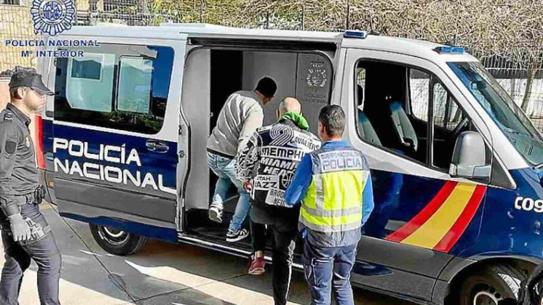 Dos delincuentes detenidos por la Policía Nacional. en Palma.