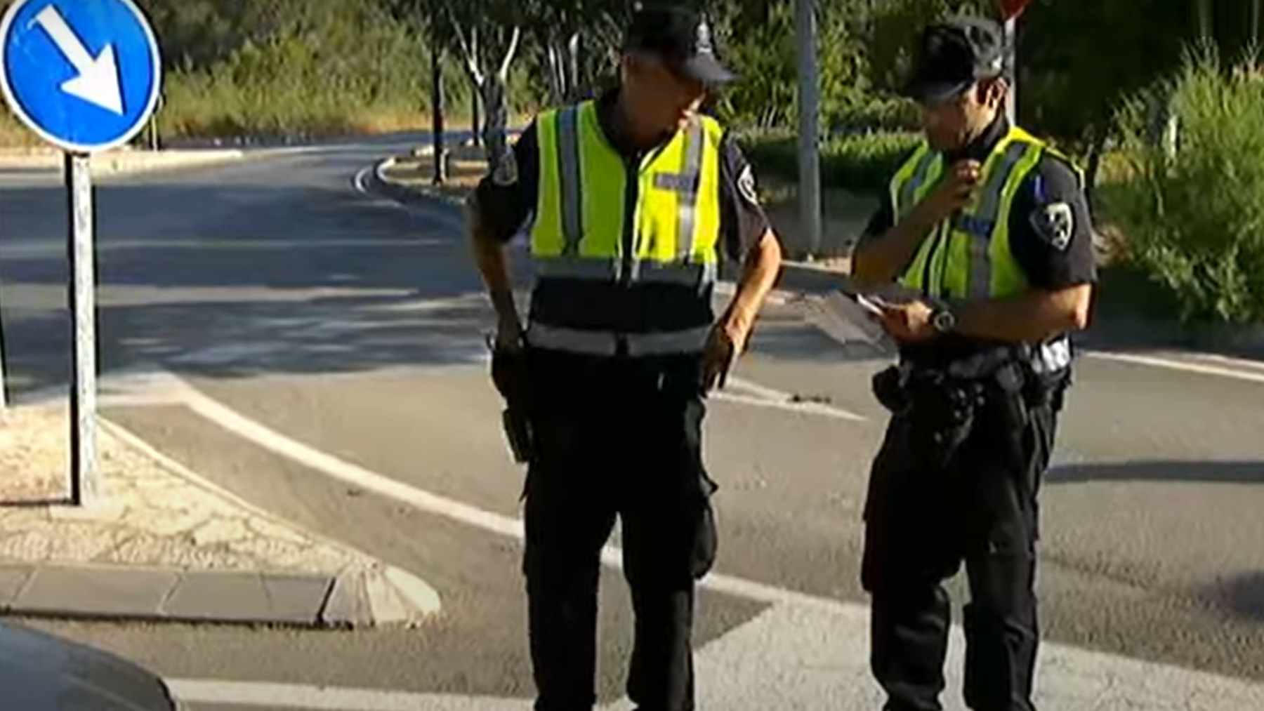 Dos agentes de la Policía Local de Calvià.