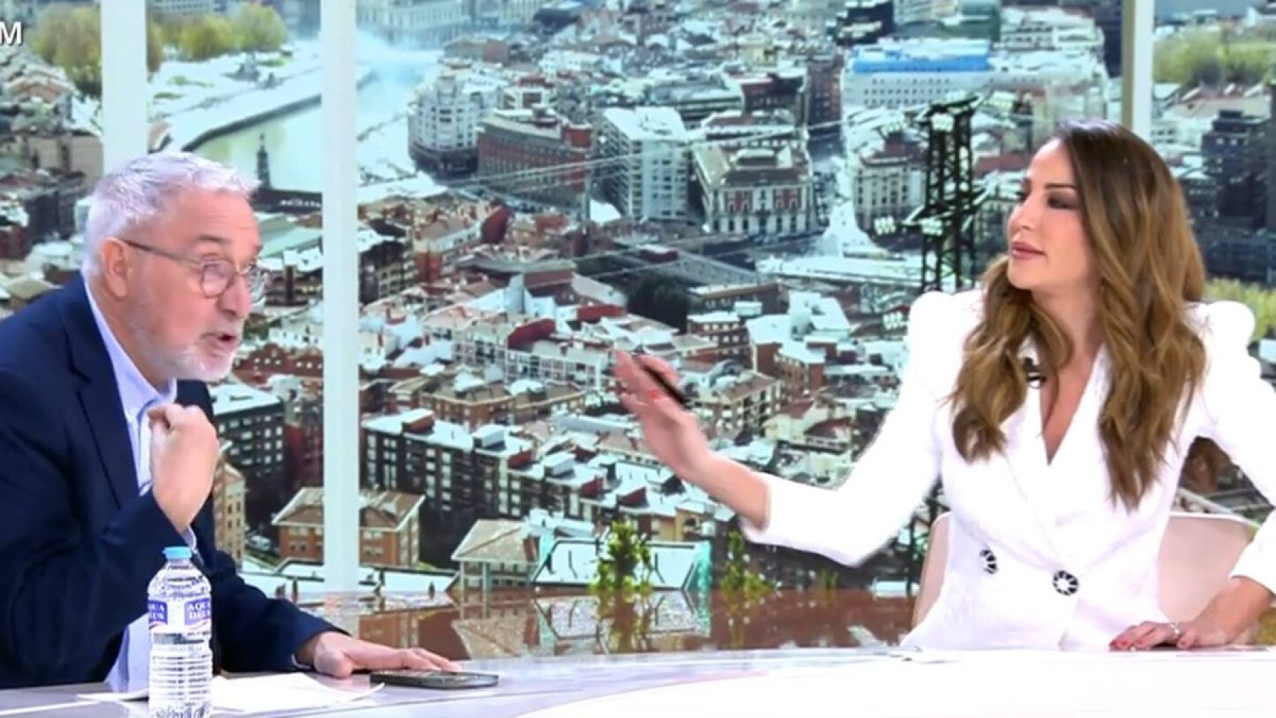 Javier Sardá y Beatriz Archidona en ‘TardeAR’ (Telecinco).
