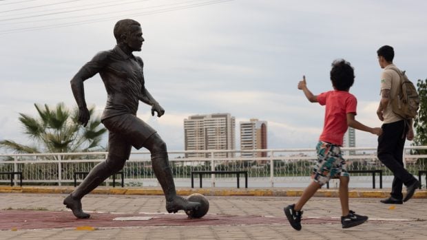 Estatua, Dani Alves