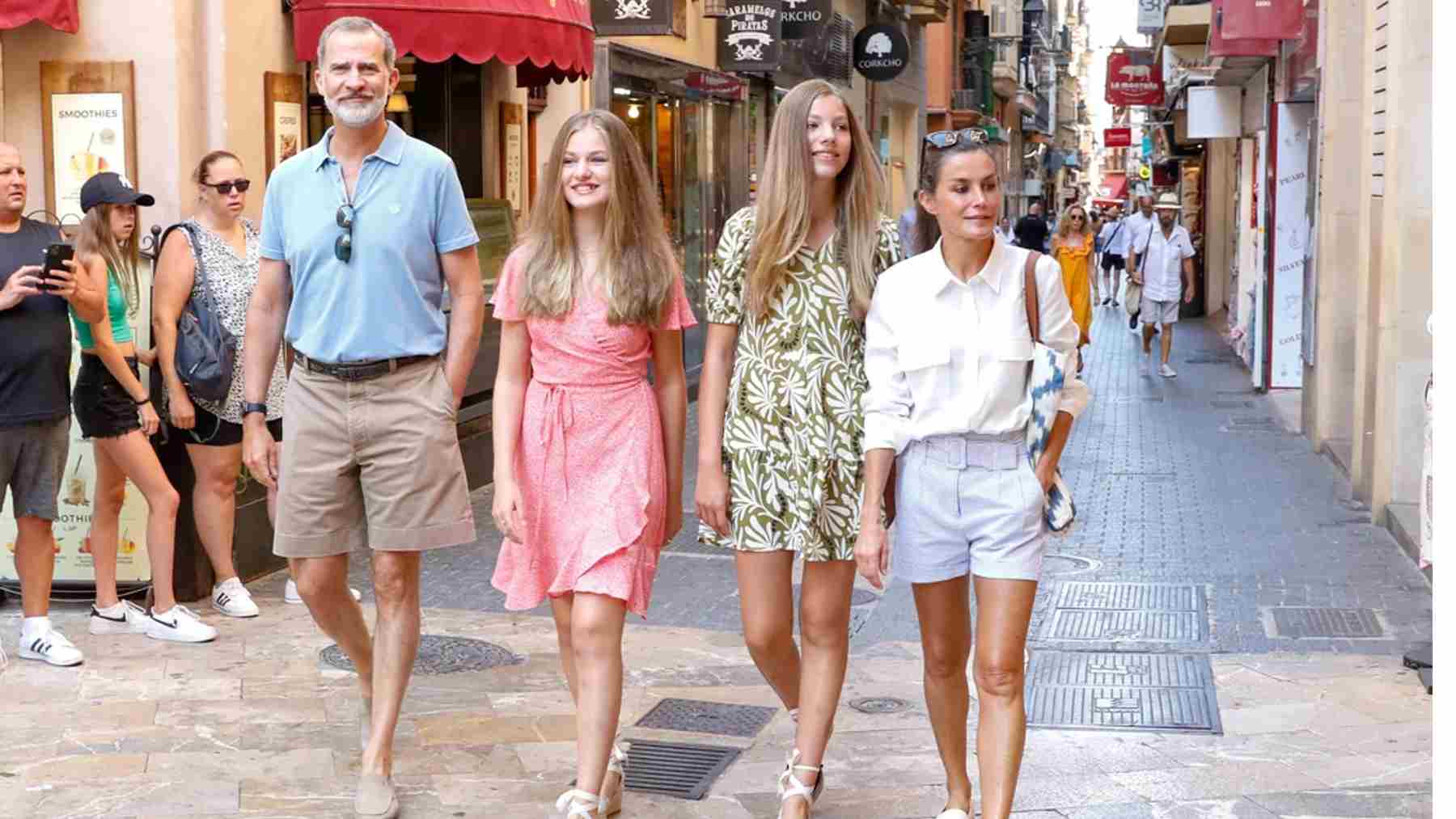 La Familia Real con la Princesa Leonor paseando por las calles de Palma. Gtres.