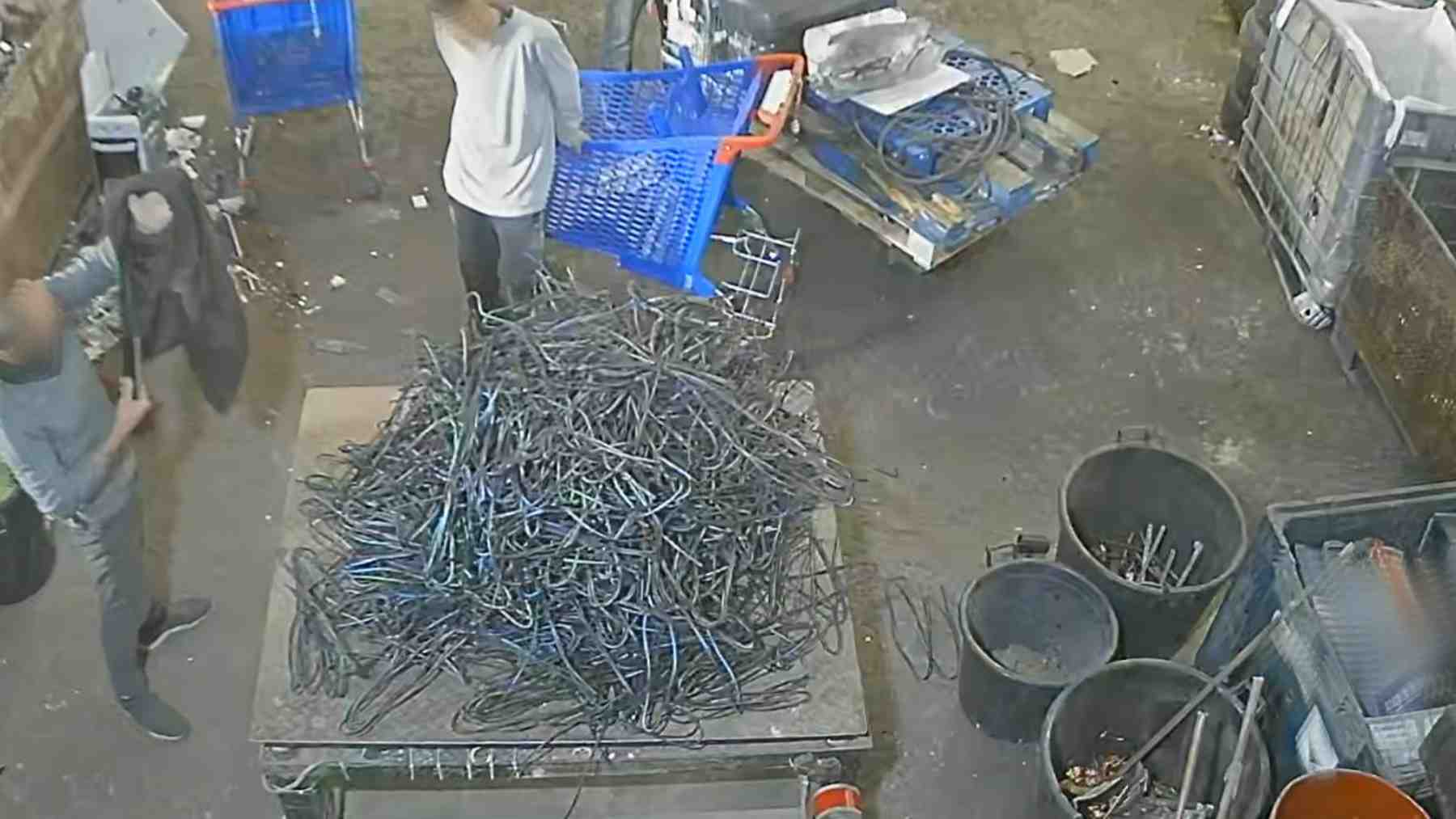 Detenidas cuatro personas por un delito de hurto continuado de cable de cobre en Palma. POLICÍA NACIONAL