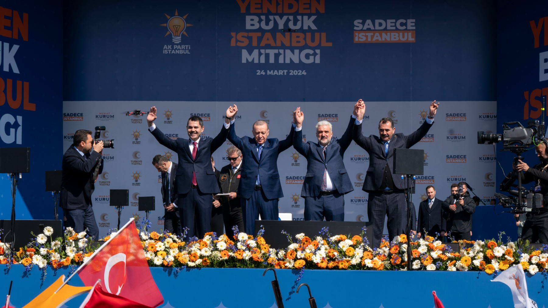 Erdogan y los candidatos de su partido (Foto: Europa Press).