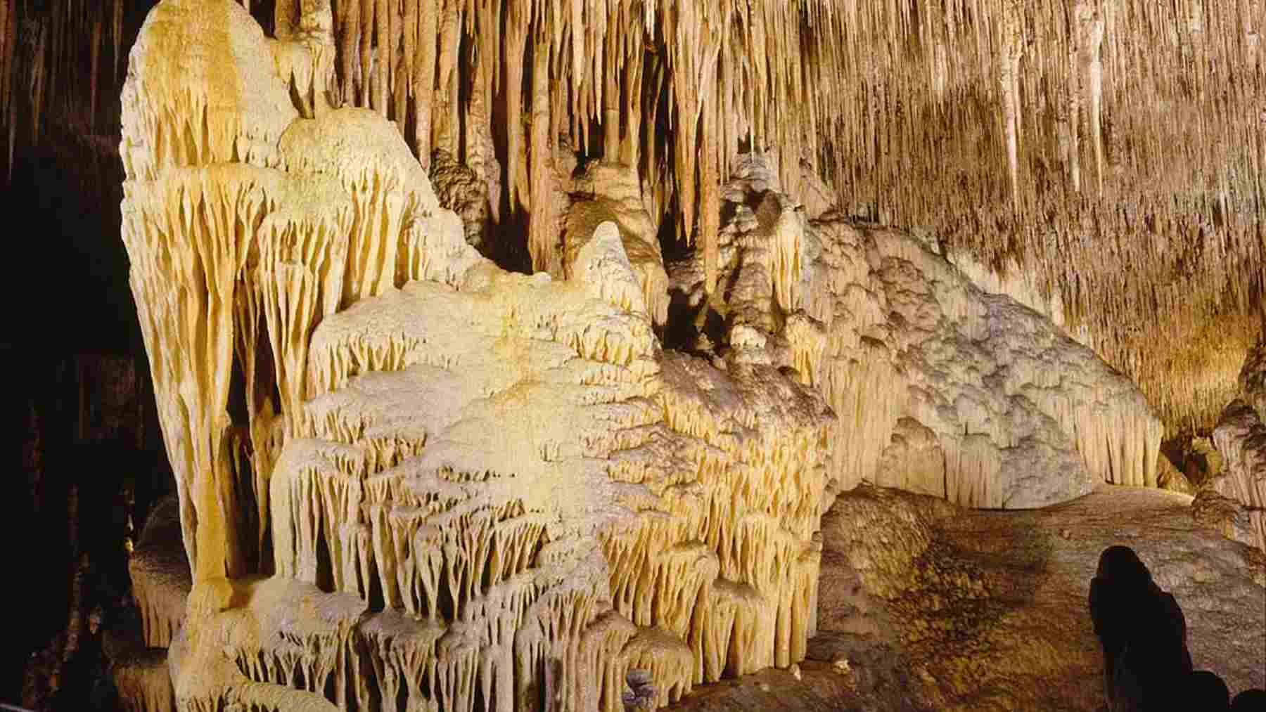 Formación calcárea llamada Monte nevado, en las Cuevas del Drach.