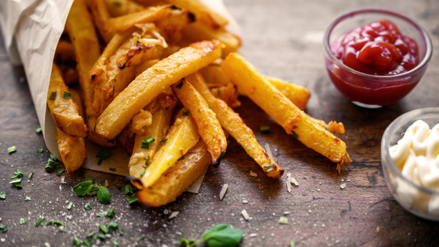 El secreto del vinagre para conseguir patatas fritas extra crujientes