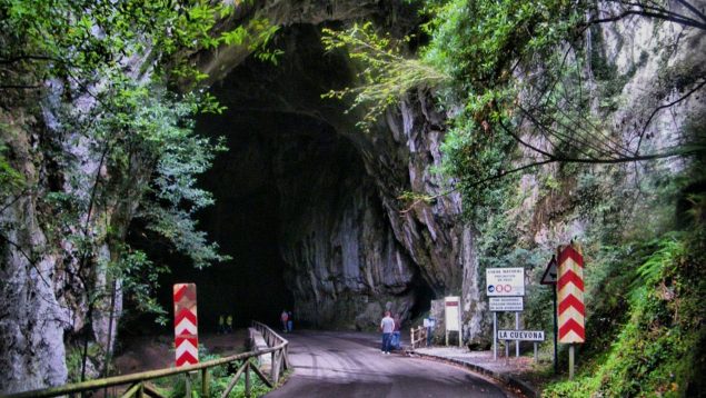Este es el único pueblo de España al que se accede por una cueva