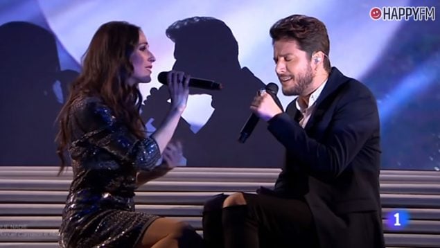 Malú y Manuel Carrasco en un especial de Nochebuena. (RTVE)