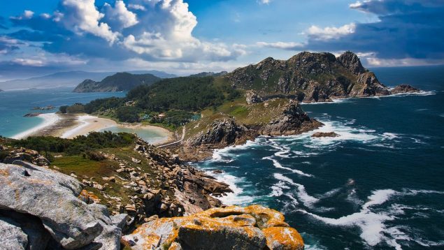 Este es uno de los secretos por descubrir de Galicia: cuevas, vinos y showcooking para todos