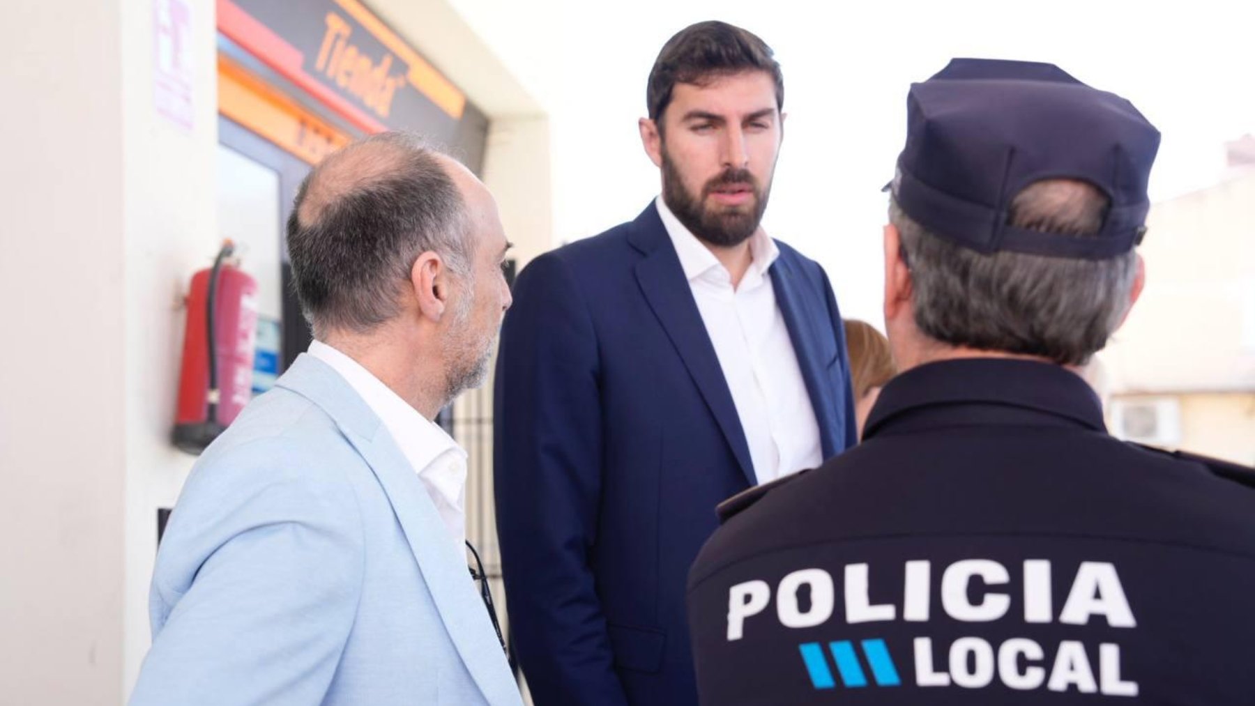 El vicepresidente de la Región de Murcia, José Ángel Antelo, durante una visita a la pedanía de Roldán