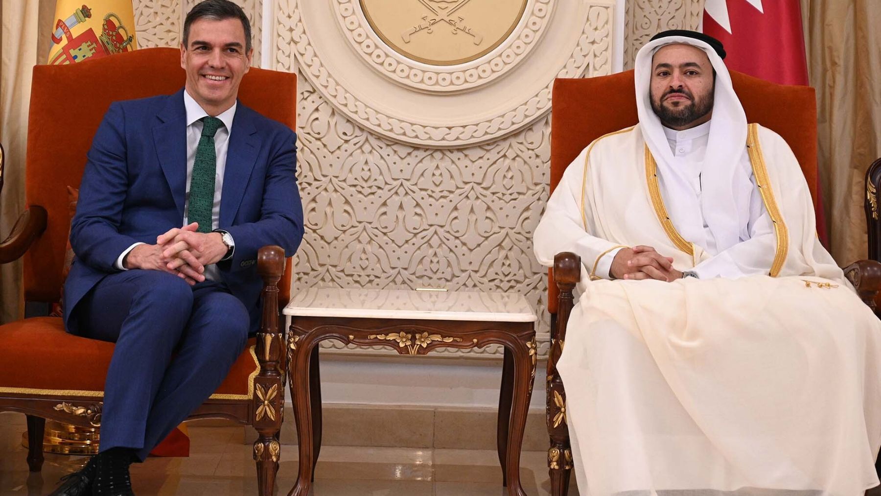 Sánchez con el primer ministro de Qatar en Doha. (Ep)