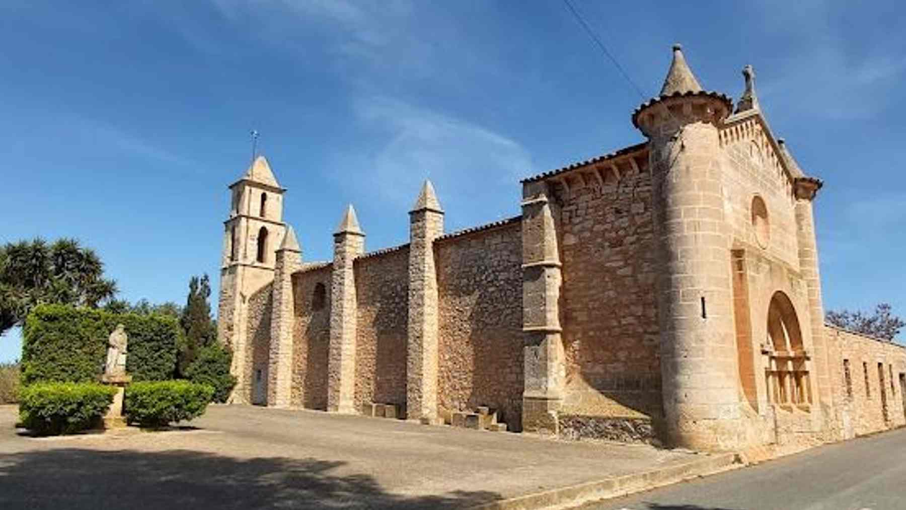 Iglesia de Son Negre, en Manacor, cuyo techo se ha derrumbado.