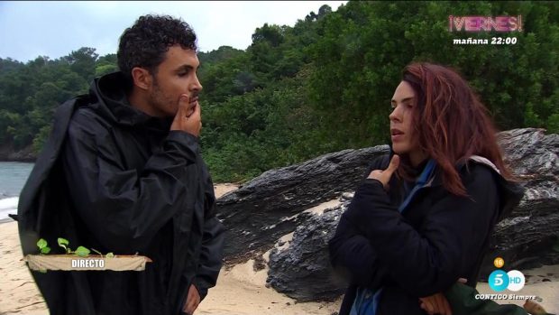 Kiko Jiménez y Laura Matamoros en 'Supervivientes'. (Mediaset)