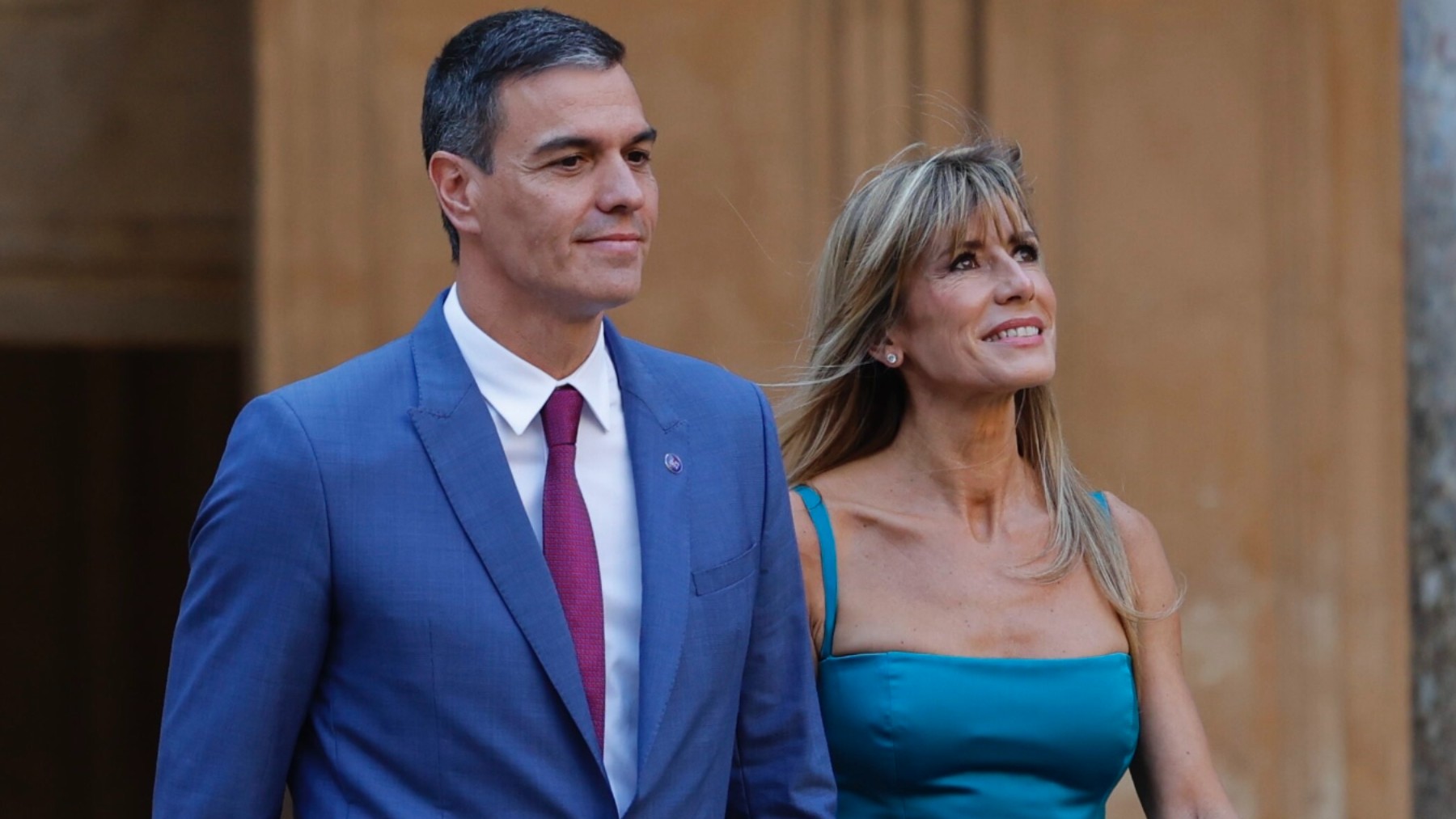 Pedro Sánchez y Begoña Gómez. (Foto: EP)