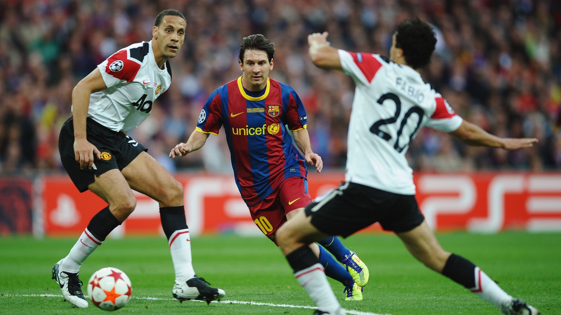 Rio Ferdinand frente a Leo Messi en la final de Champions de 2011. (Getty)