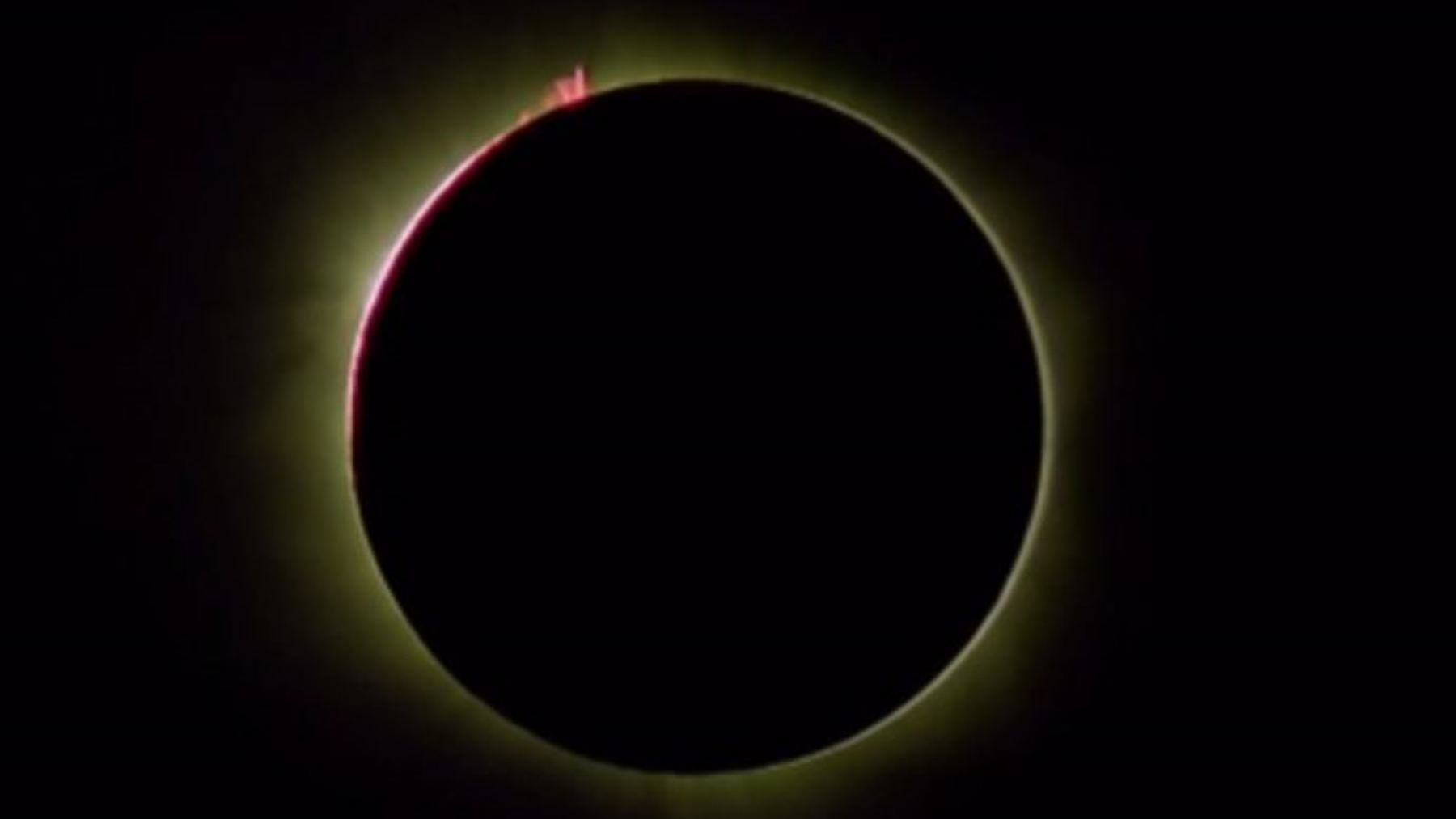 Eclipse solar total. (EP)