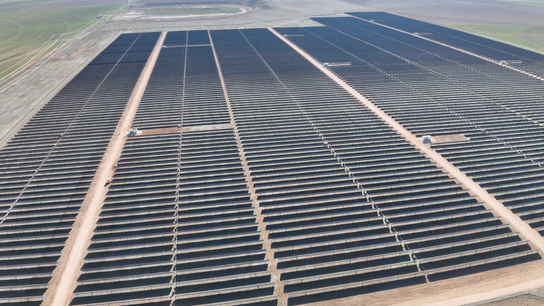Repsol ya opera otras dos plantas solares en Estados Unidos, ambas en Nuevo México – Jicarilla 1 y 2 –, con un total de 125 MW de capacidad instalada y 20 MW de almacena- miento en baterías