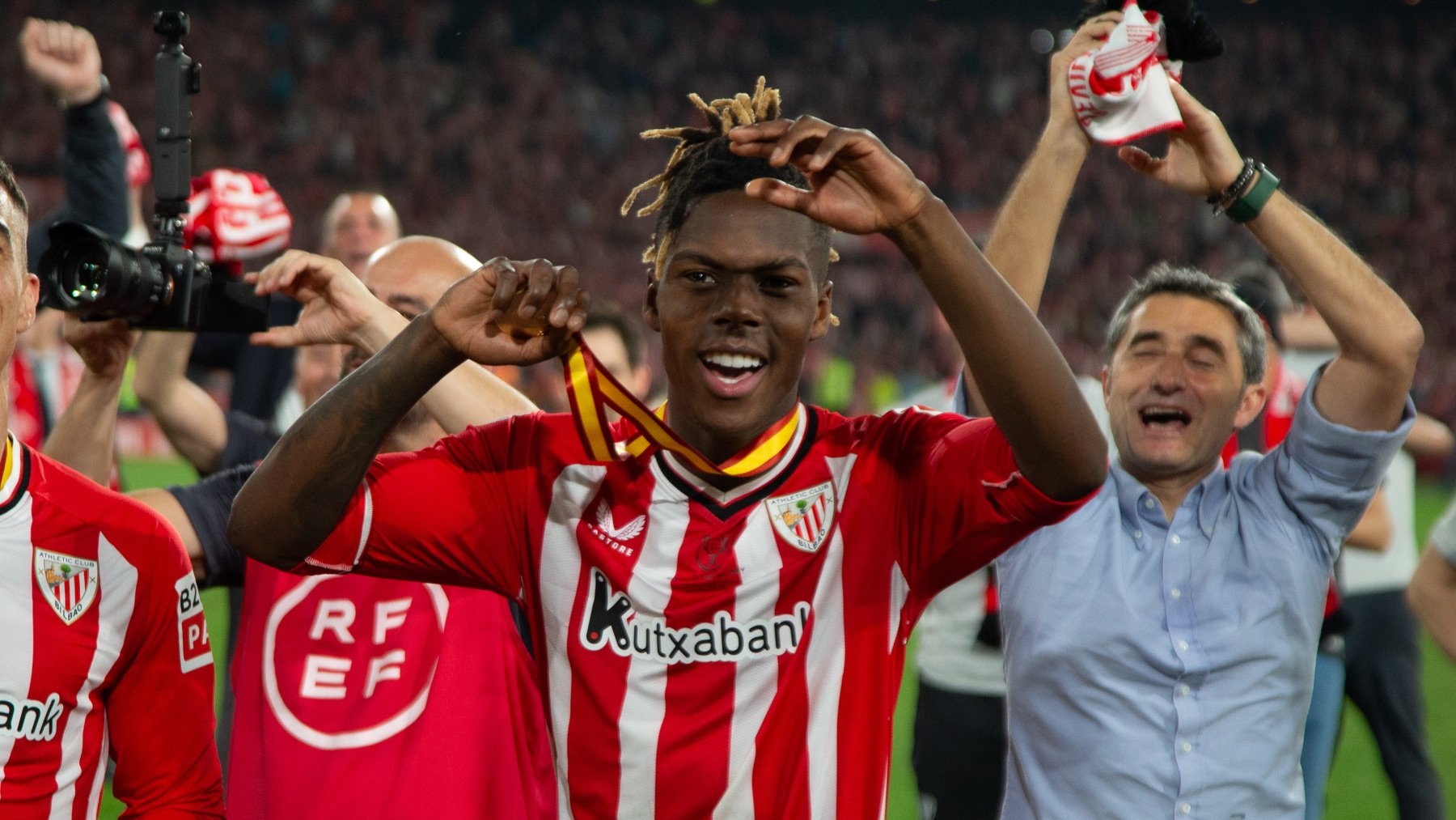 Nico Williams celebra la Copa del Rey del Athletic. (EP)