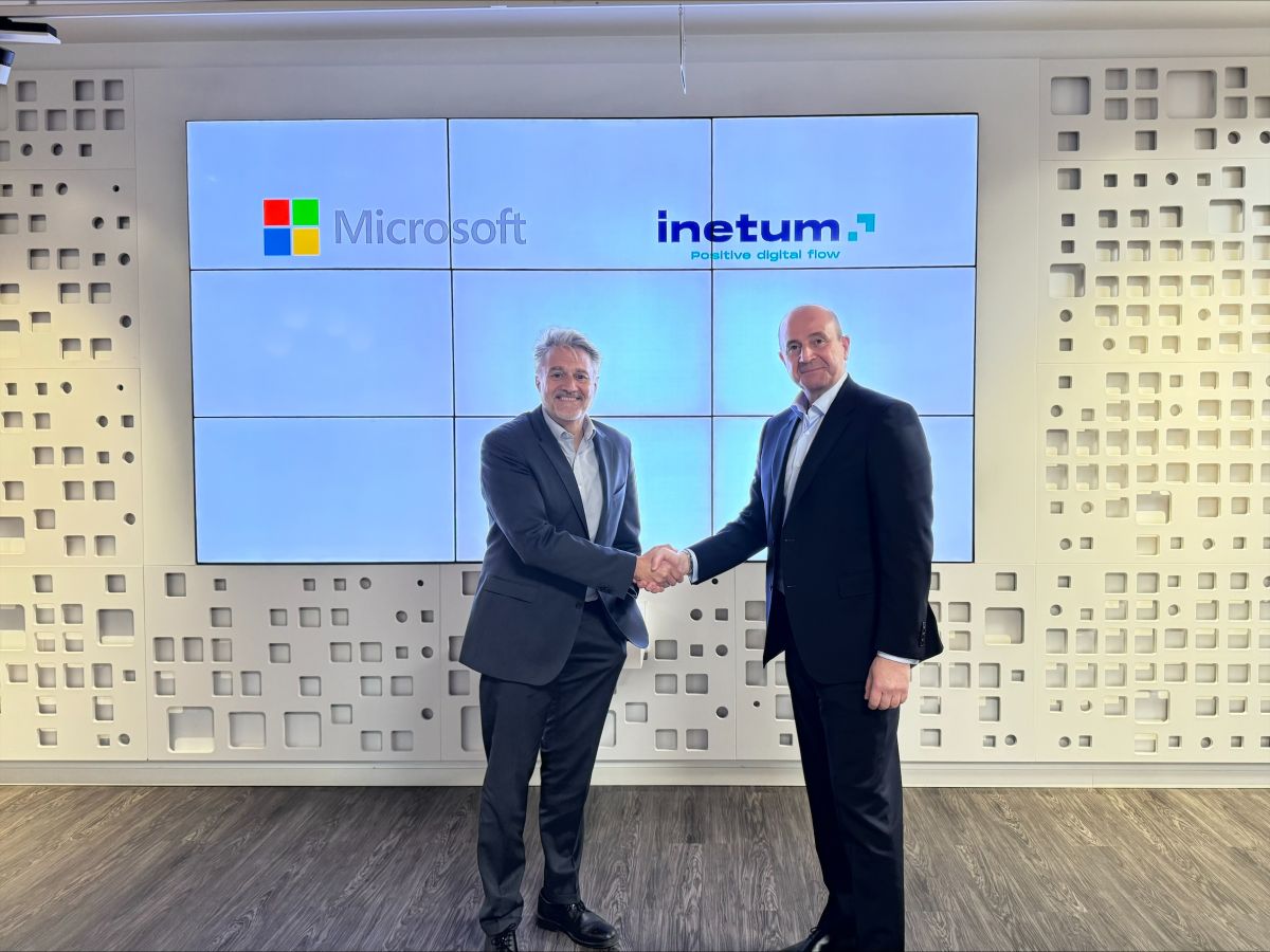 El CEO de Inetum Iberia Latam, Manuel García del Valle, y el presidente de Microsoft España, Alberto Granados @Cortesía