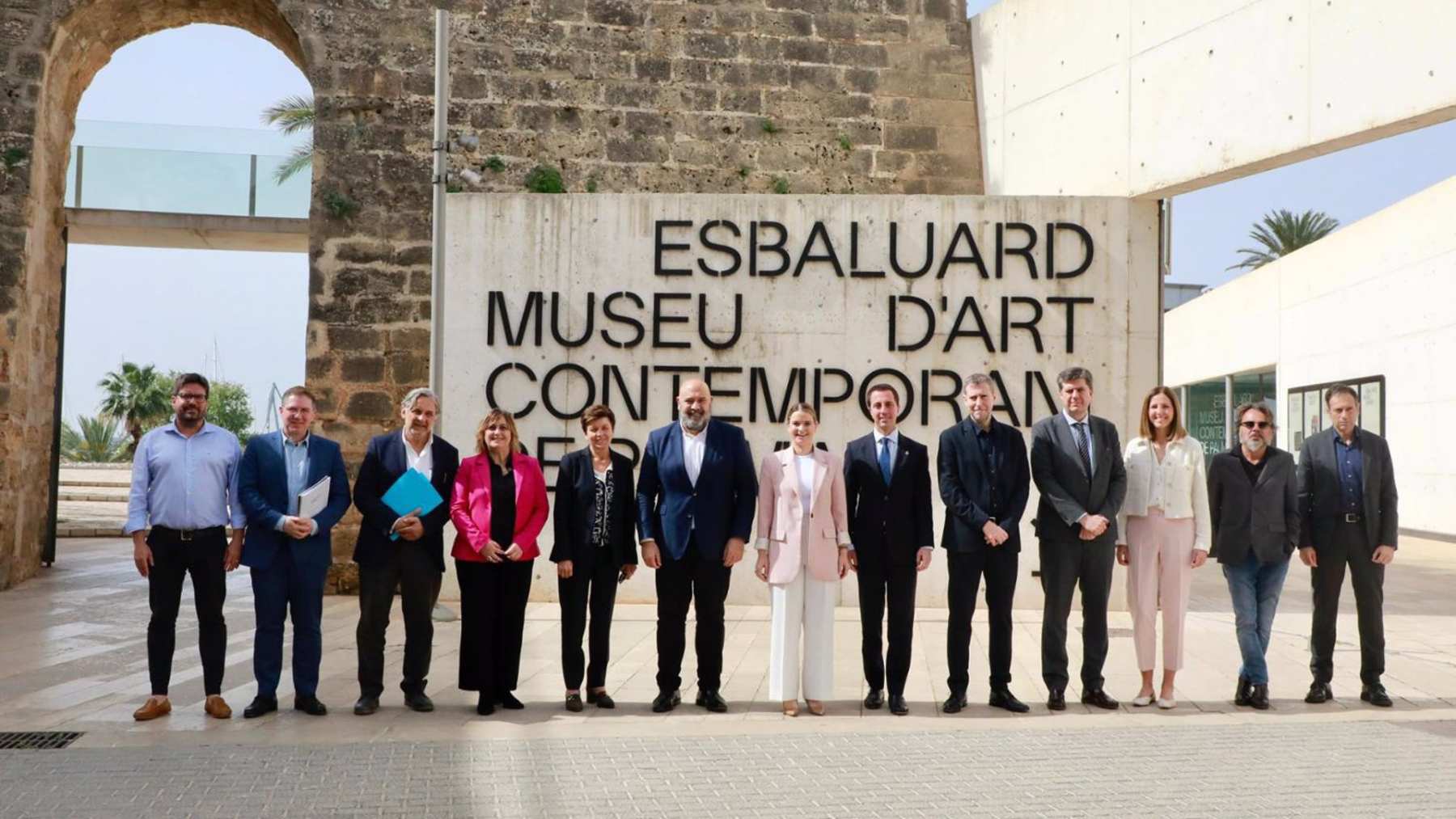 Foto de familia tras la reunión del Patronato de la Fundación Es Baluard Museu d’Art Contemporani.