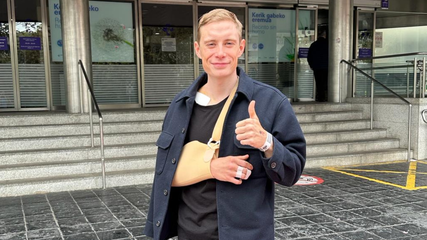 Jonas Vingegaard a su salida del hospital. (Team Visma-Lease a Bike)