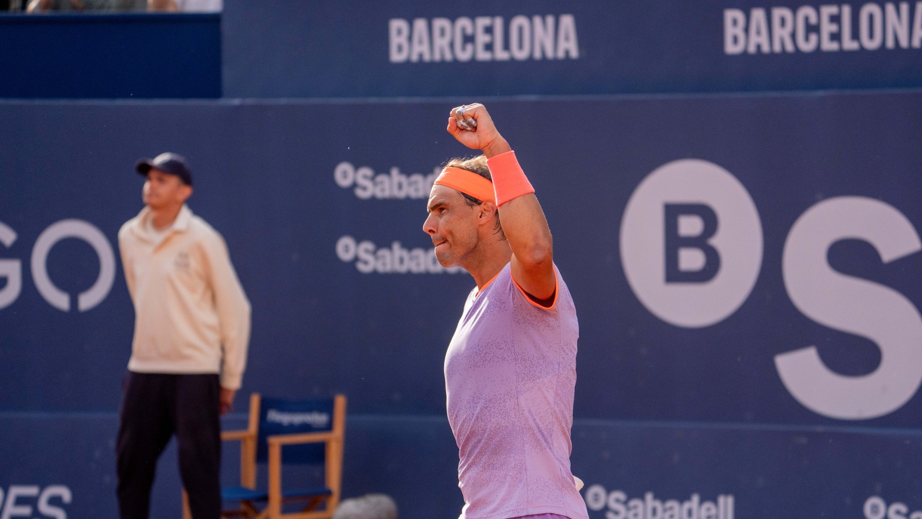 Rafa Nadal celebra un punto en su pista de Barcelona. (Europa Press)