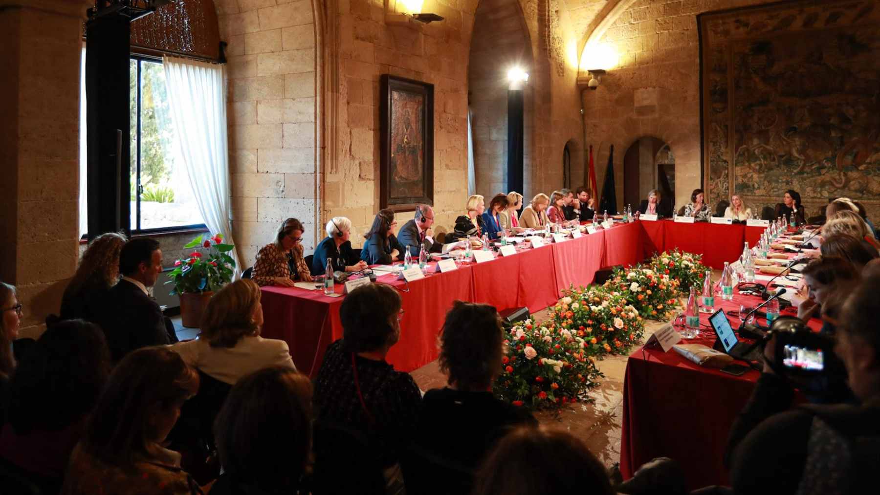 Cumbre de mujeres presidentas de Parlamentos de la Unión Europea, en el palacio de la Almudaina.