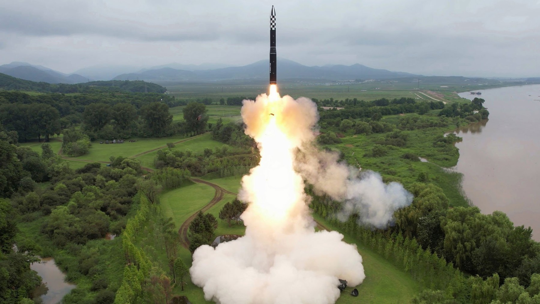 Lanzamiento de un misil balístico norcoreano. (Foto: Ep)
