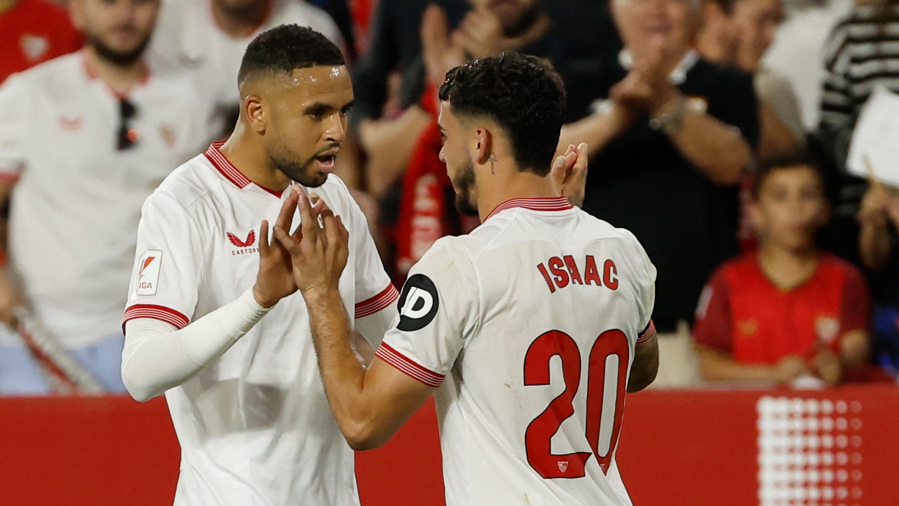 En-Nesyri e Isaac celebran un gol ante el Mallorca. (EFE)