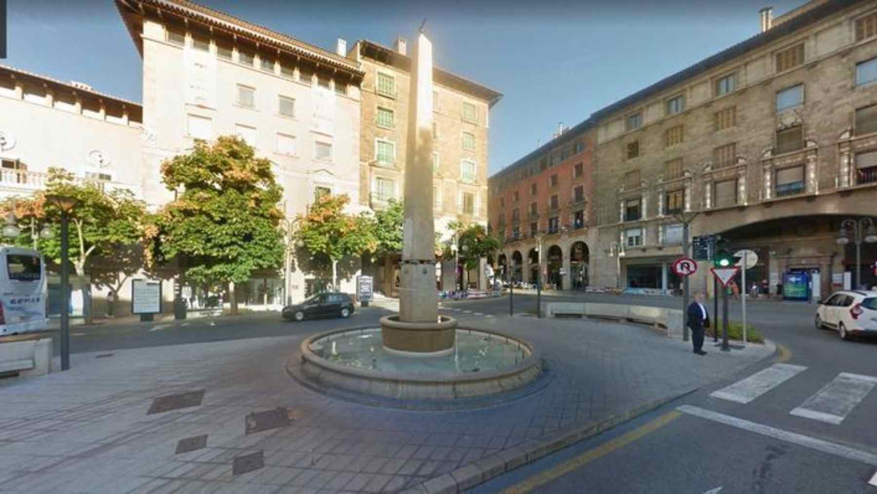 Imagen de la popular Fuente de las Tortugas en la plaza Juan Carlos I de Palma.