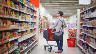 Ha pasado de ser de los más baratos al segundo más caro: la OCU advierte sobre el supermercado que debes evitar si no quieres arruinarte