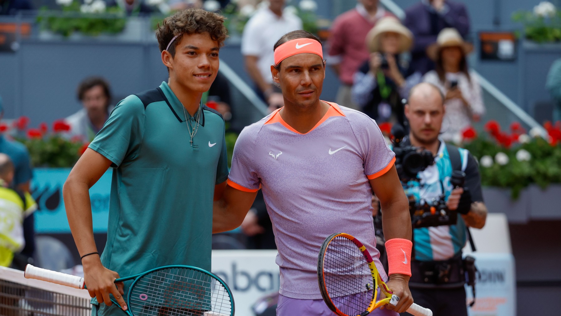 Rafa Nadal y Darwin Blanch, antes del partido en Madrid. (EFE)