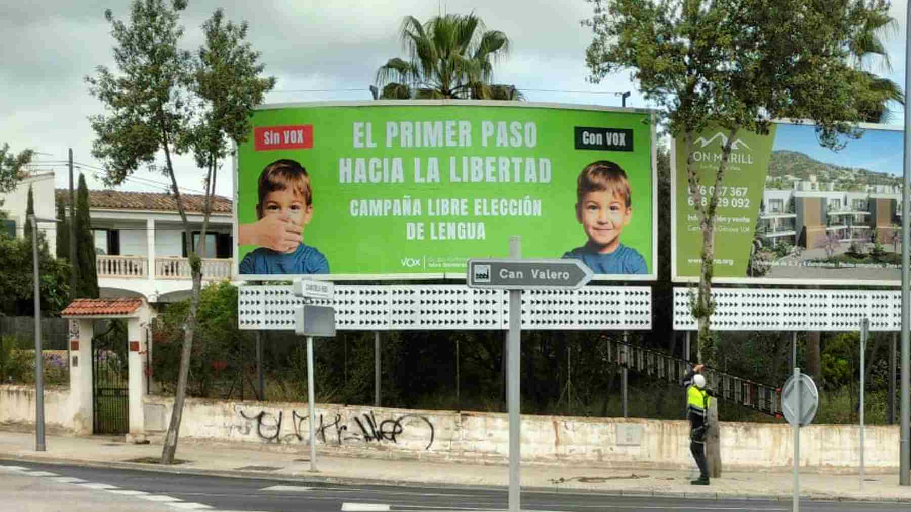 Valla publicitaria de Vox a favor de la libre elección de lengua en Palma.