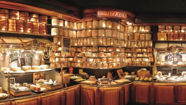El restaurante tiene 118 ofertas de queso, la mayor del mundo.