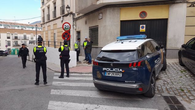 Una madre mata a su hijo de seis años en Jaén e intenta suicidarse con un cuchillo