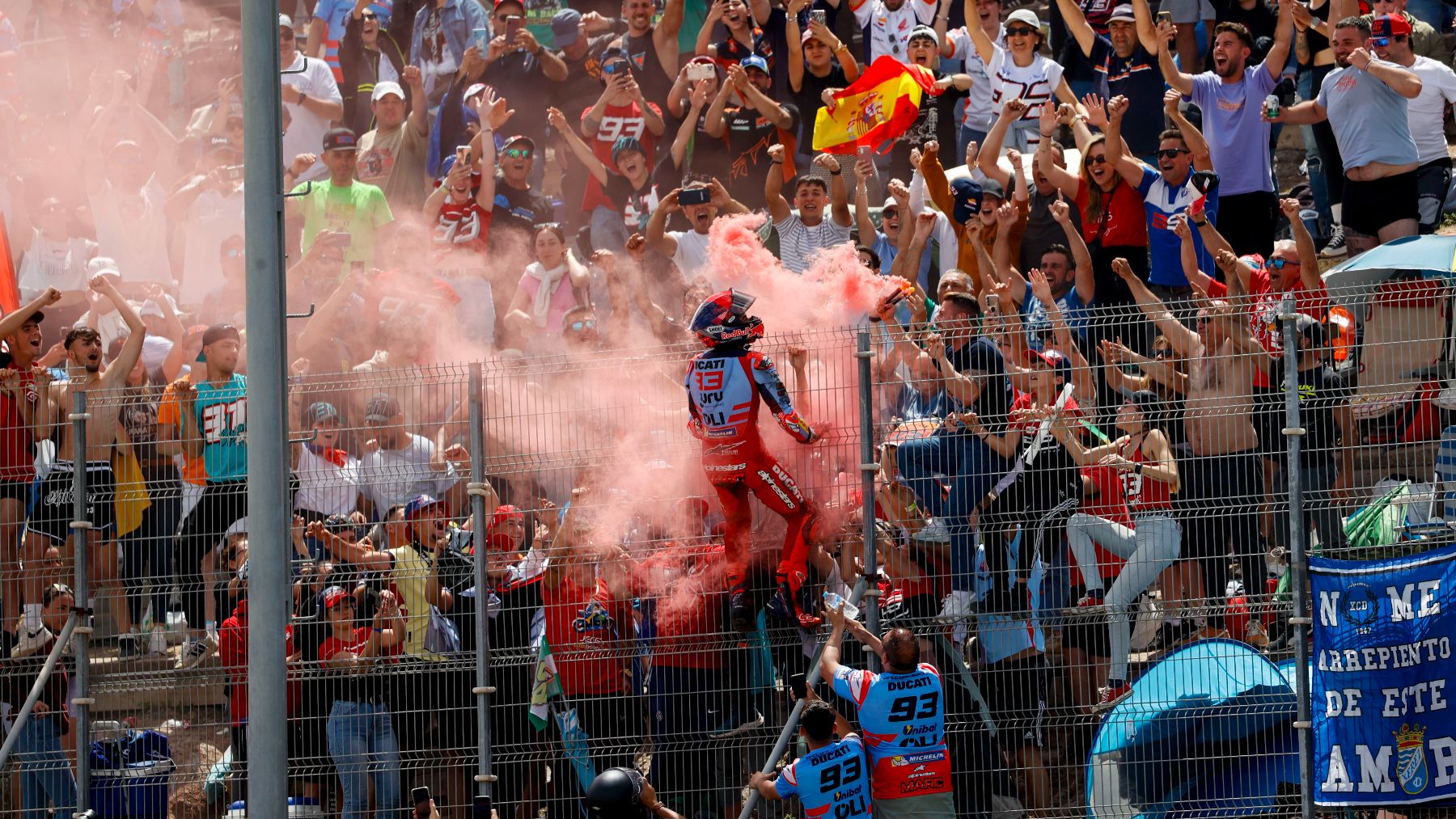 Marc Márquez celebra su podio en Jerez. (EFE)