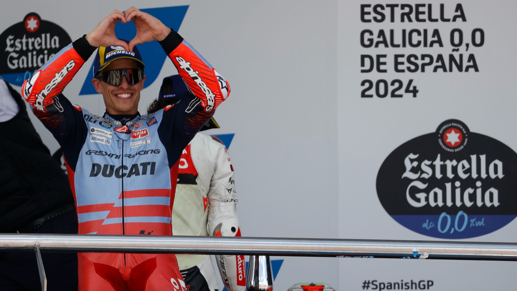Marc Márquez celebra su podio en Jerez. (EFE)