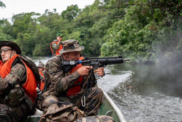 El Ejército envía a sus ‘boinas verdes’ dos meses a una selva de Sudamérica para entrenarse en combate