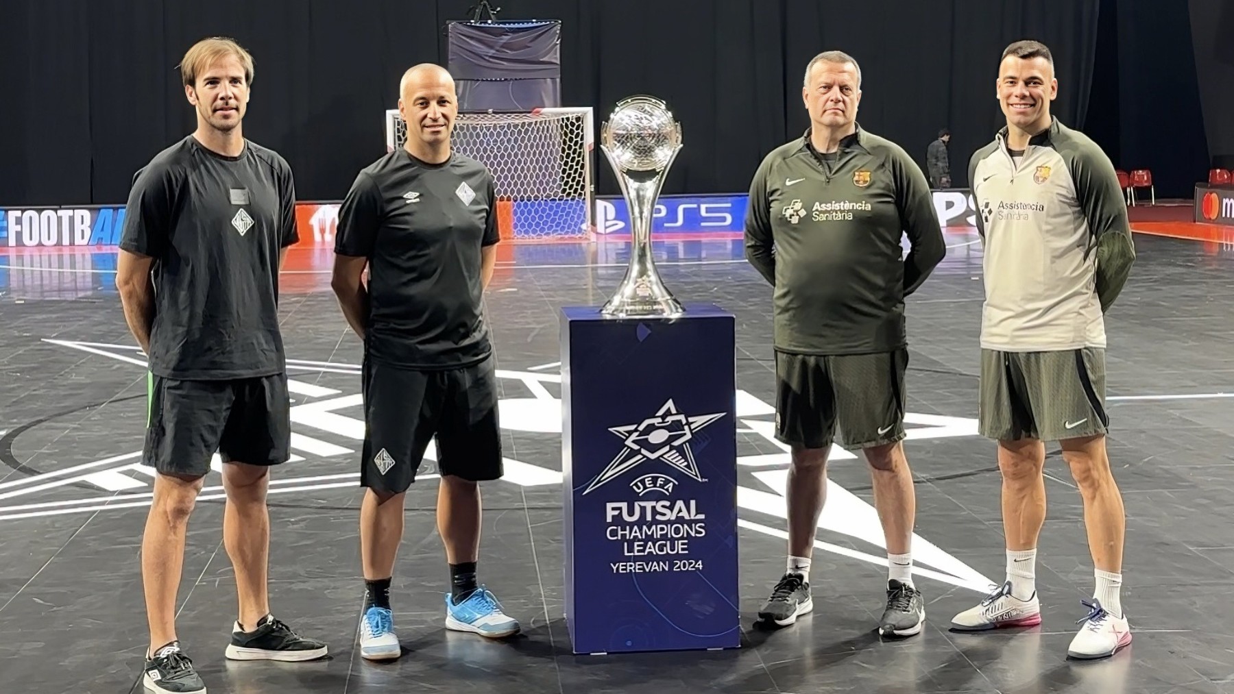 Carlos Barrón, Antonio Vadillo, Jesús Velasco y Sergio Lozano posan con la Champions.